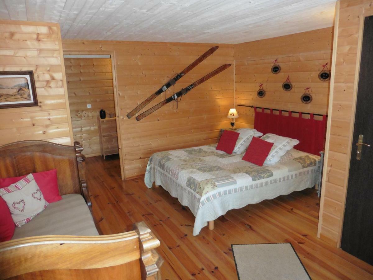 Bed and Breakfast Chalet De Barraou Binos Екстер'єр фото
