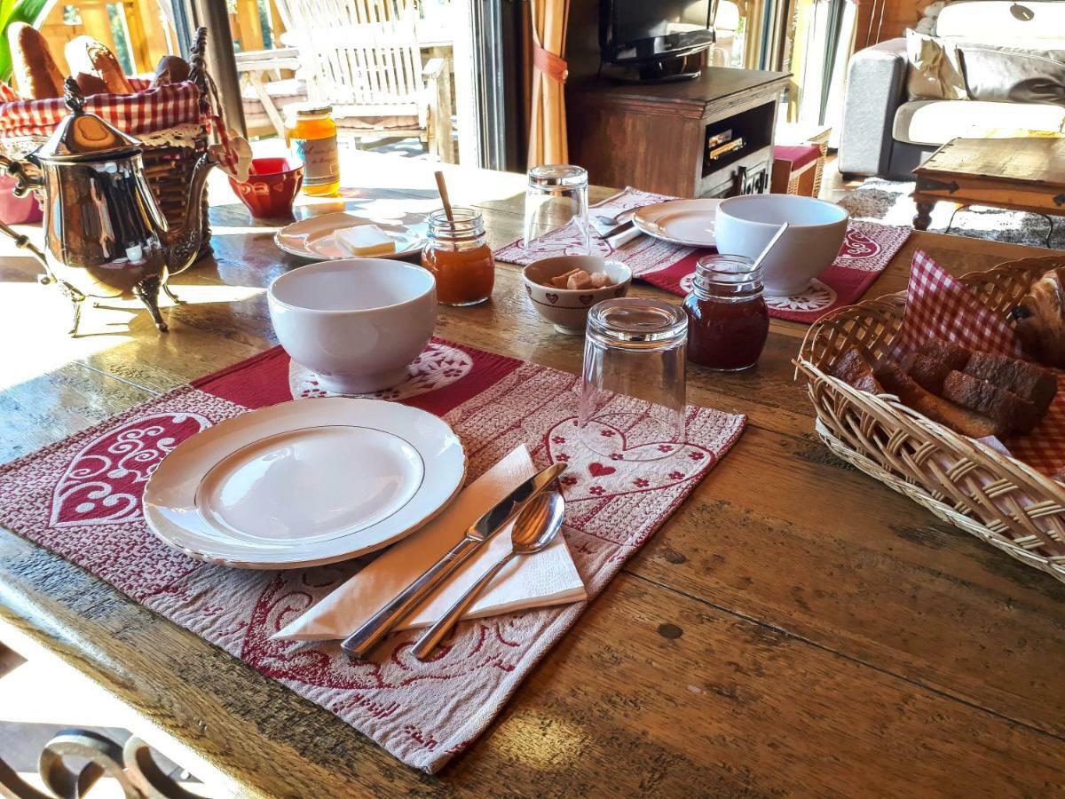Bed and Breakfast Chalet De Barraou Binos Екстер'єр фото